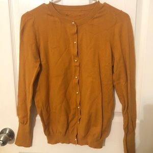 BURNT ORANGE MEDIUM CARDIGAN BUTTON DOWN WHITE PEARLS